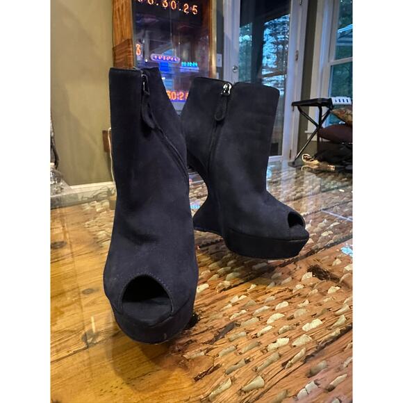 Alexander McQueen Heelless Suede Curved Wedge Ankle Peep Toe Boot EU38 - Picture 5 of 15